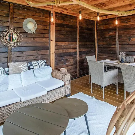1 Bedroom In Апартаменты *